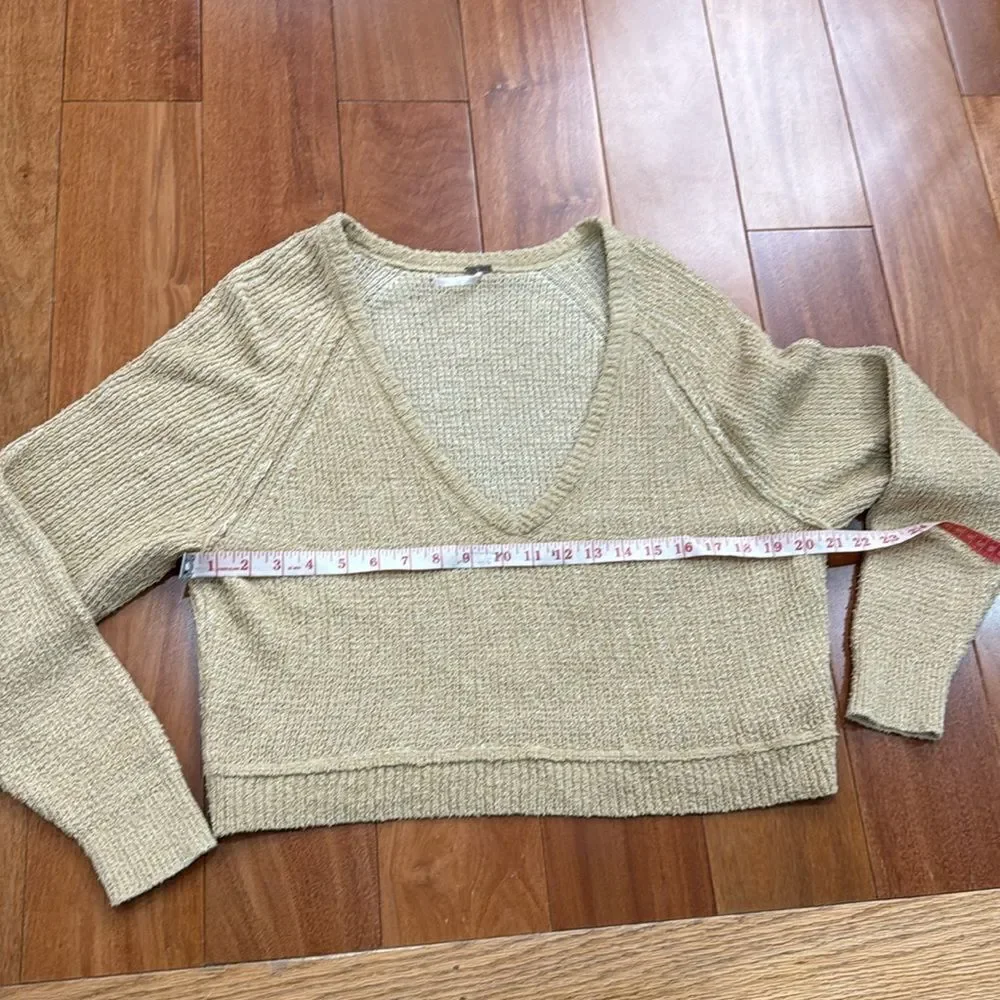 Free People High Low V-Neck‎ Cropped Sweater  Cream Size S